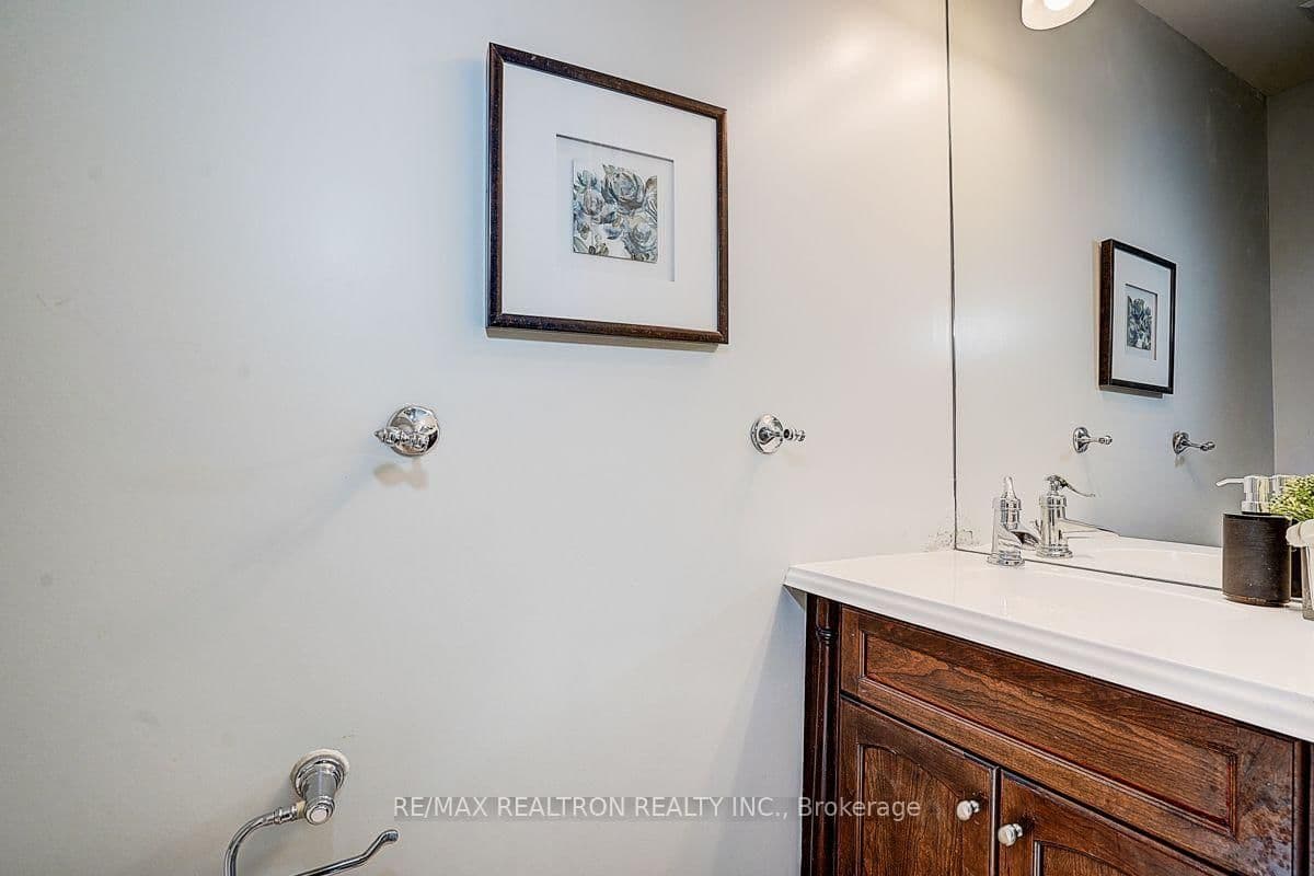 274 Duplex Avenue thumbnail 43