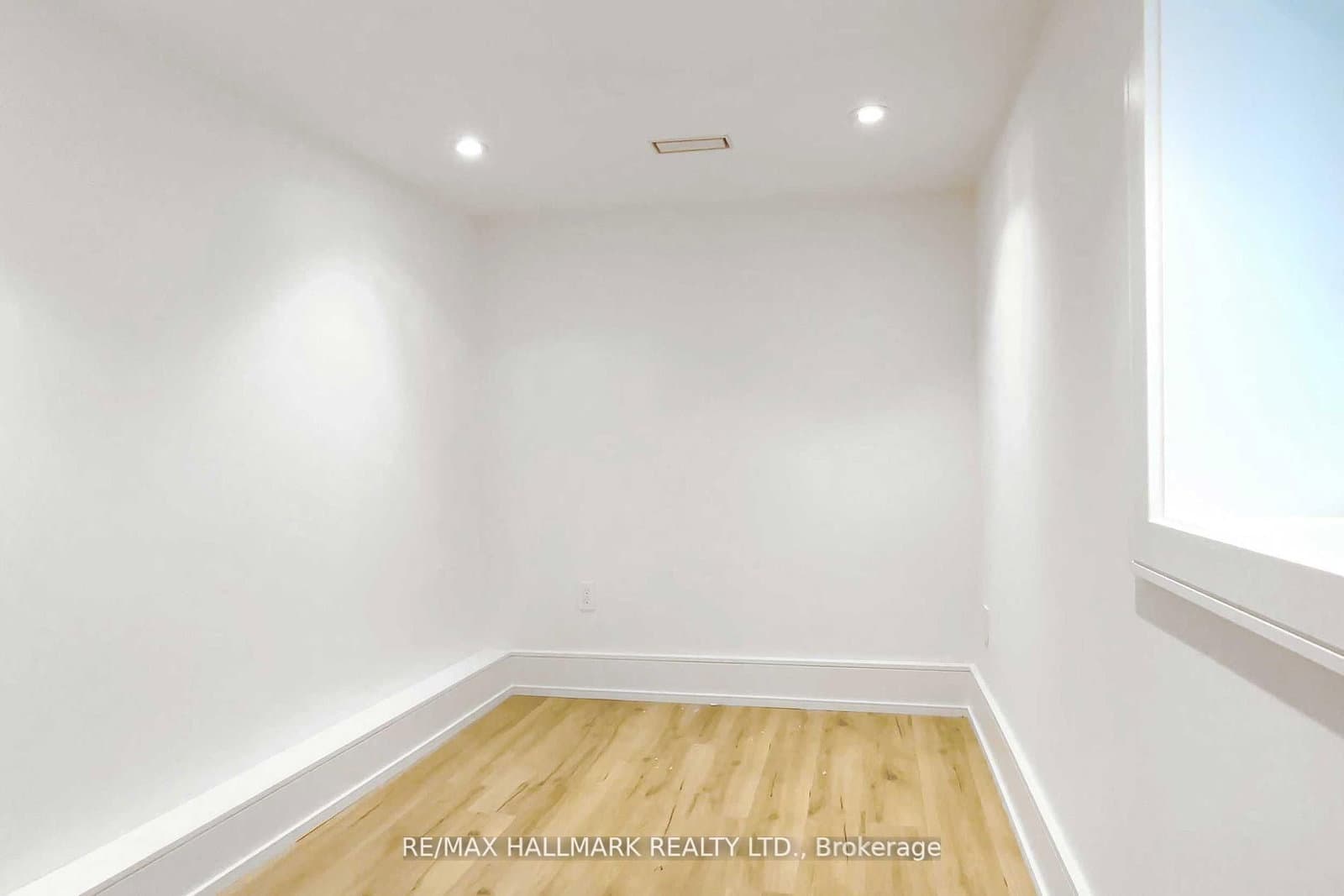 1 1/2 Delaney Crescent thumbnail 27