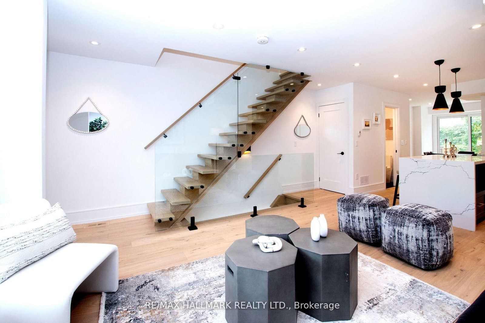 1 1/2 Delaney Crescent thumbnail 7