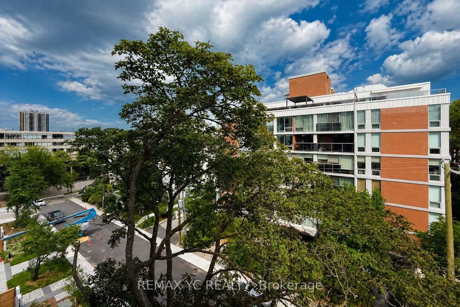 91 Montclair Avenue, Unit 725 thumbnail 18