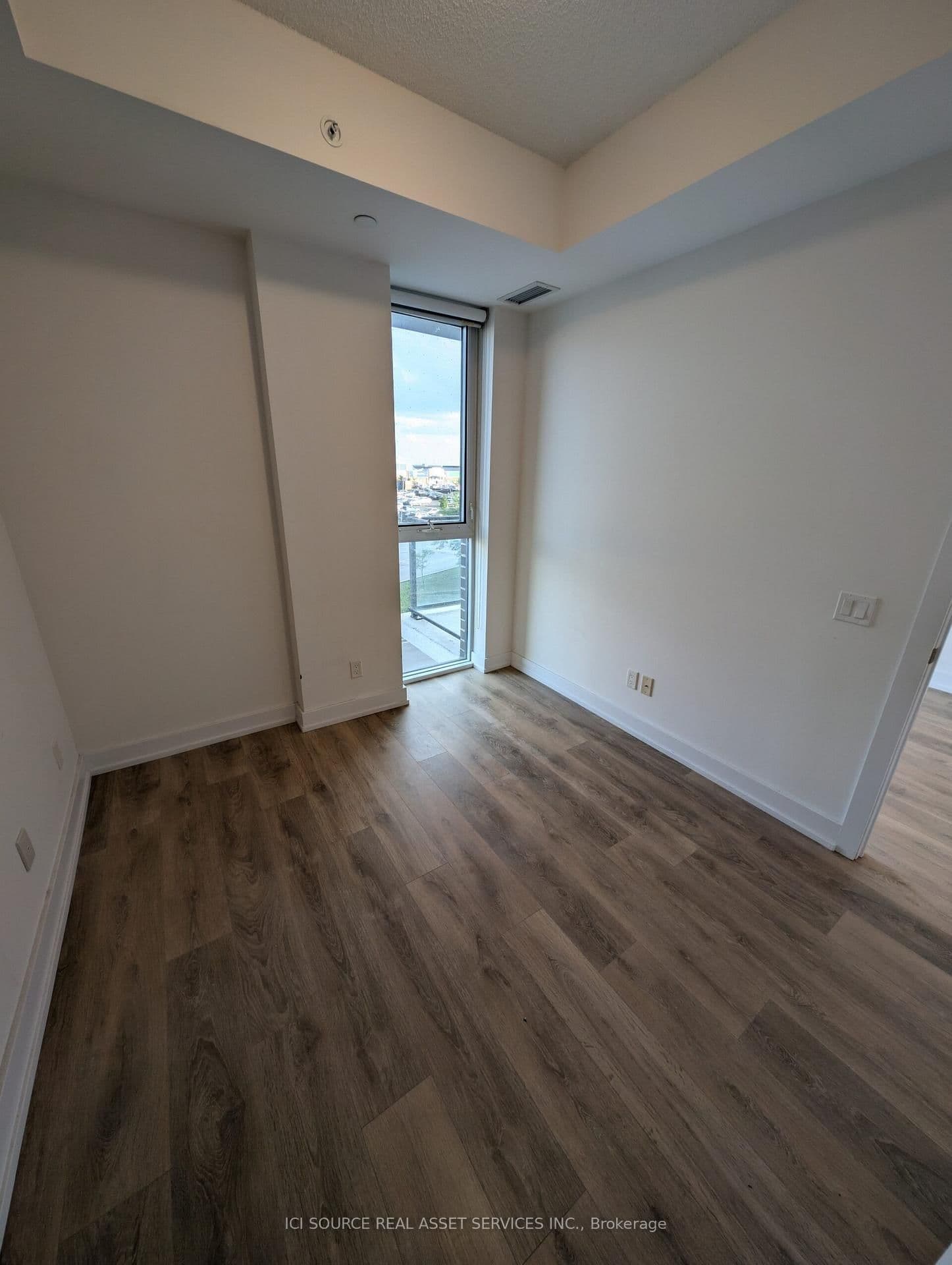 128 Fairview Mall Drive, Unit 320 thumbnail 16