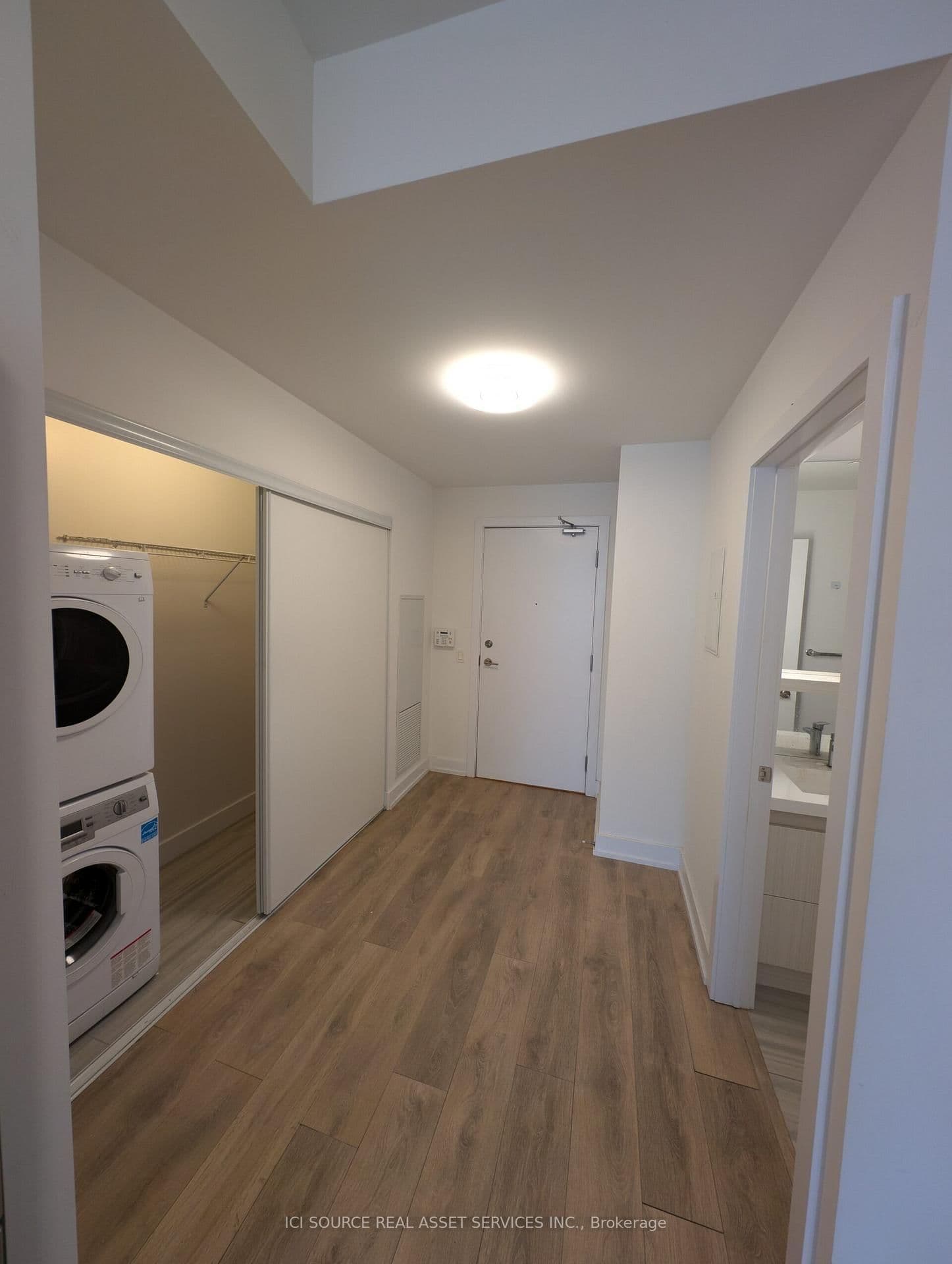 128 Fairview Mall Drive, Unit 320 thumbnail 4