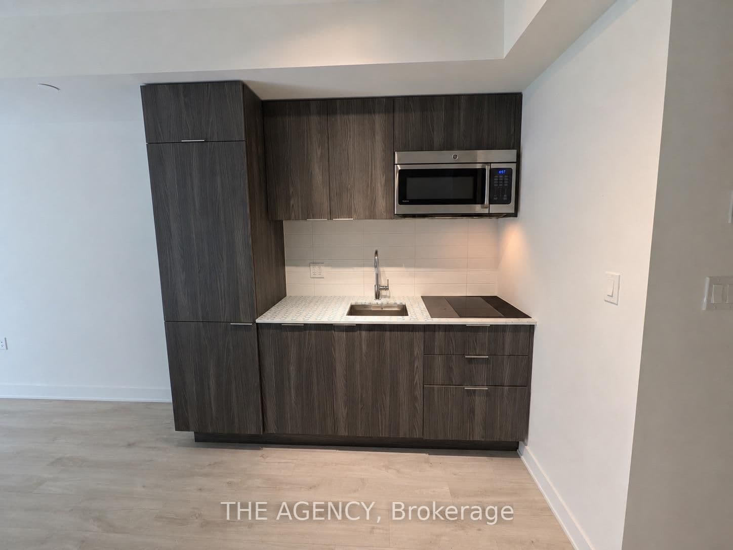27 Bathurst Street, Unit 1415W thumbnail 3