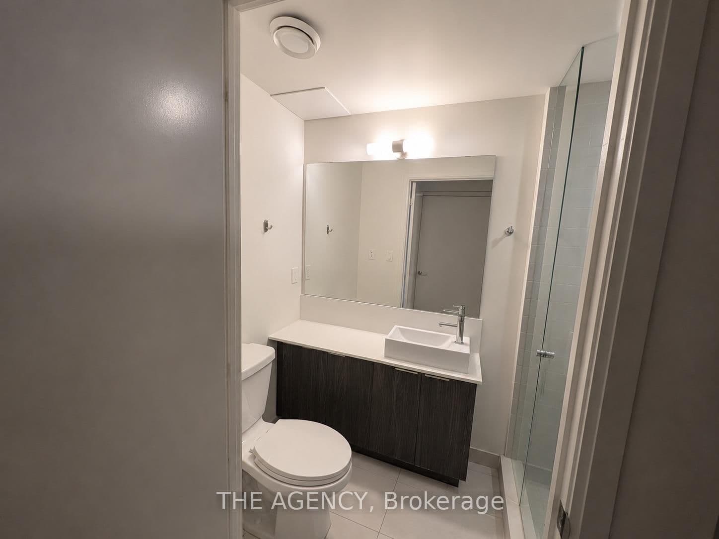 27 Bathurst Street, Unit 1415W thumbnail 5