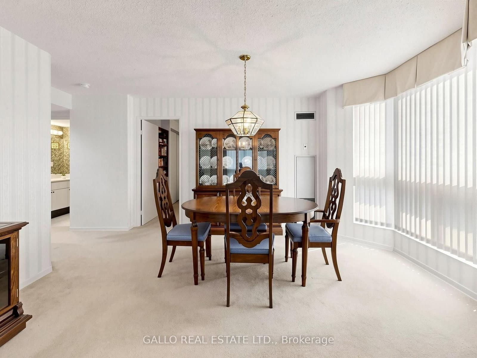 10 Kenneth Avenue, Unit 203 thumbnail 14