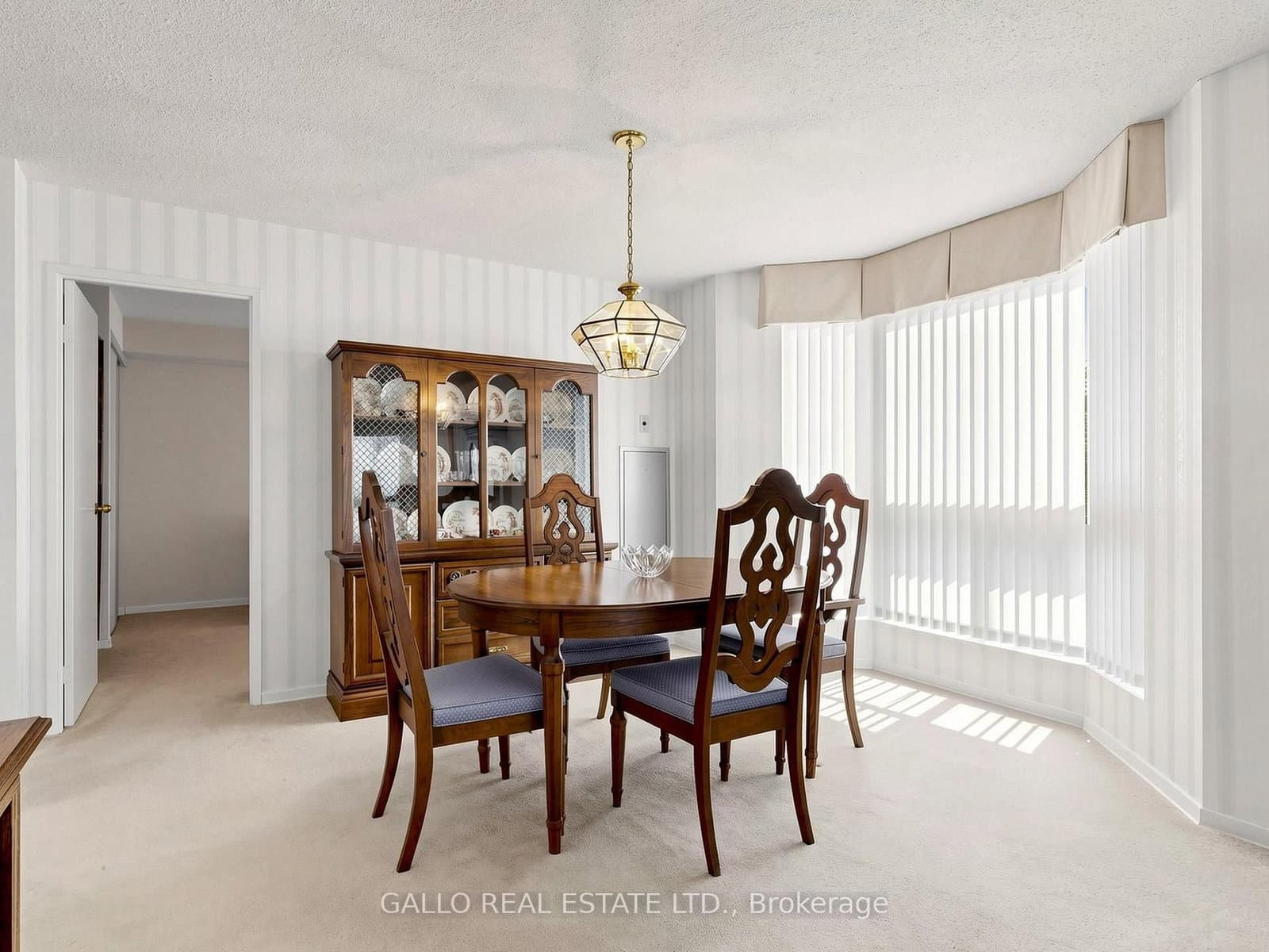 10 Kenneth Avenue, Unit 203 thumbnail 15