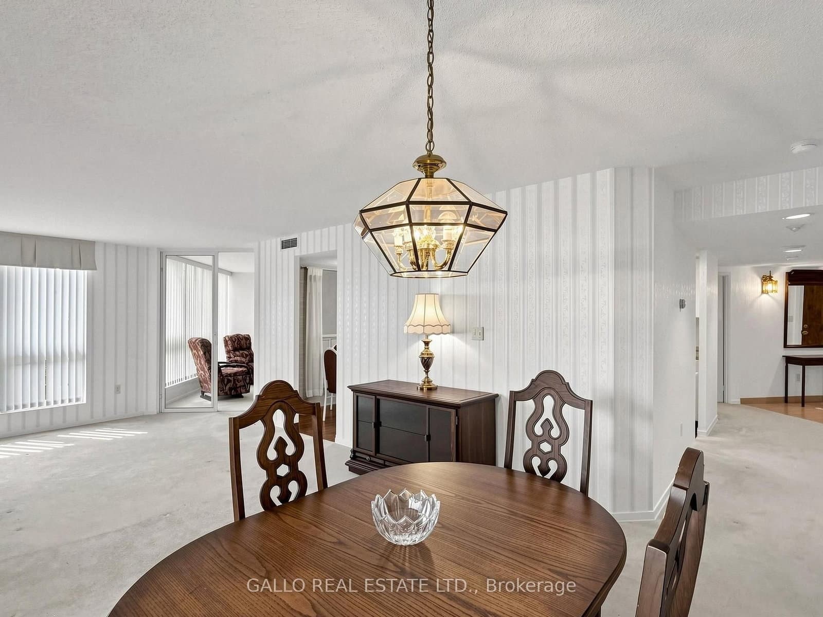 10 Kenneth Avenue, Unit 203 thumbnail 17