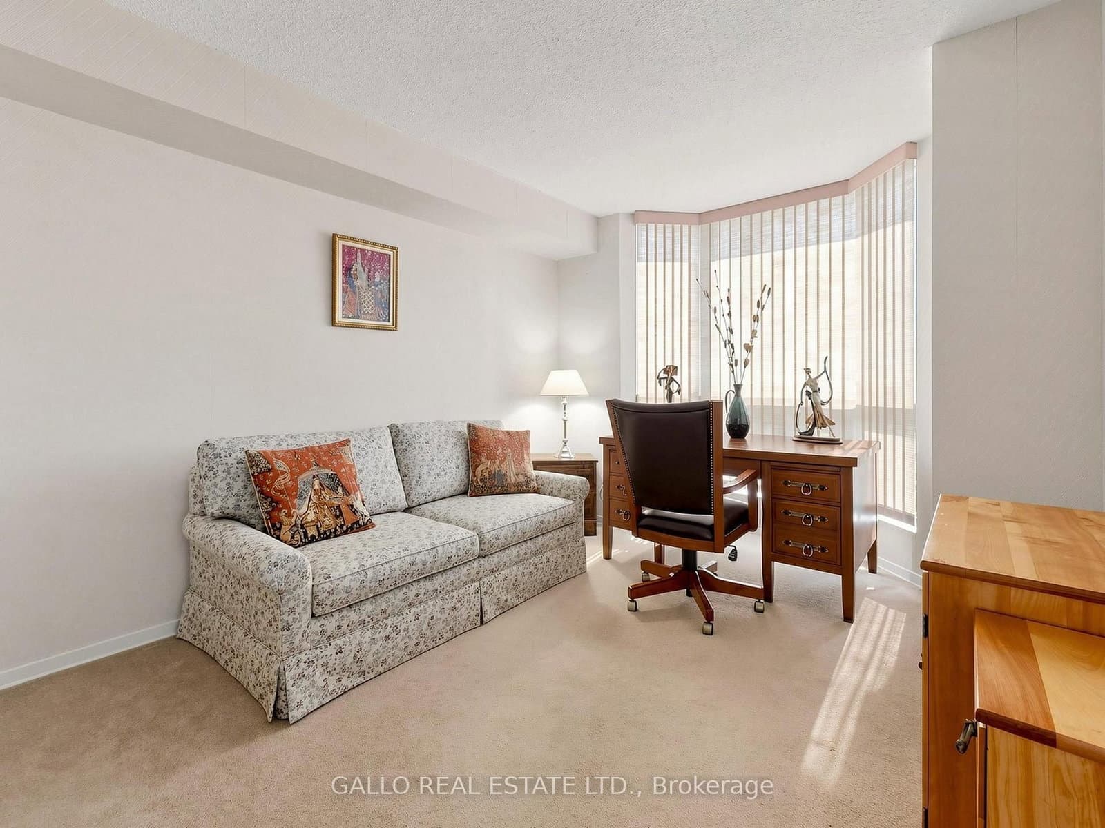 10 Kenneth Avenue, Unit 203 thumbnail 30