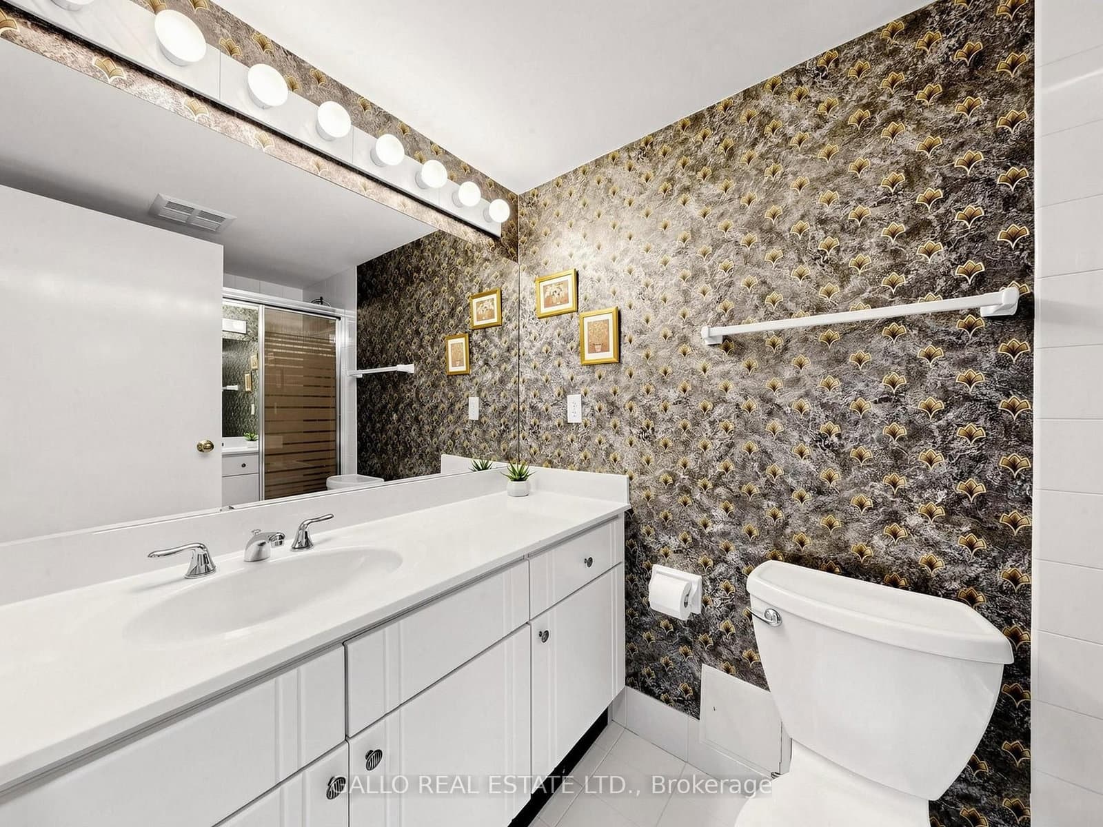 10 Kenneth Avenue, Unit 203 thumbnail 32