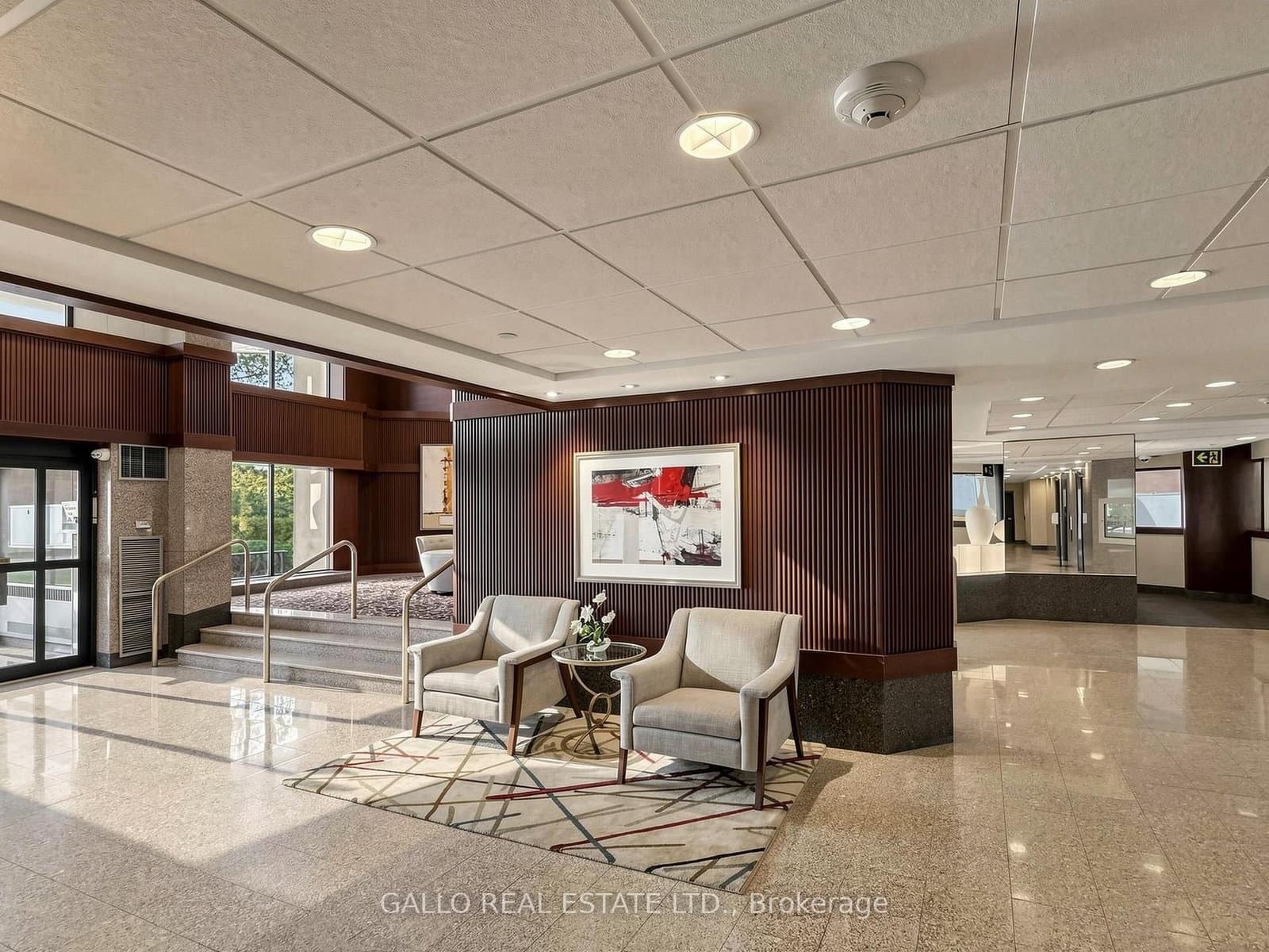 10 Kenneth Avenue, Unit 203 thumbnail 5