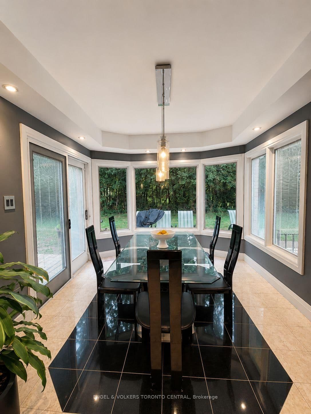 2424 Bayview Avenue thumbnail 14