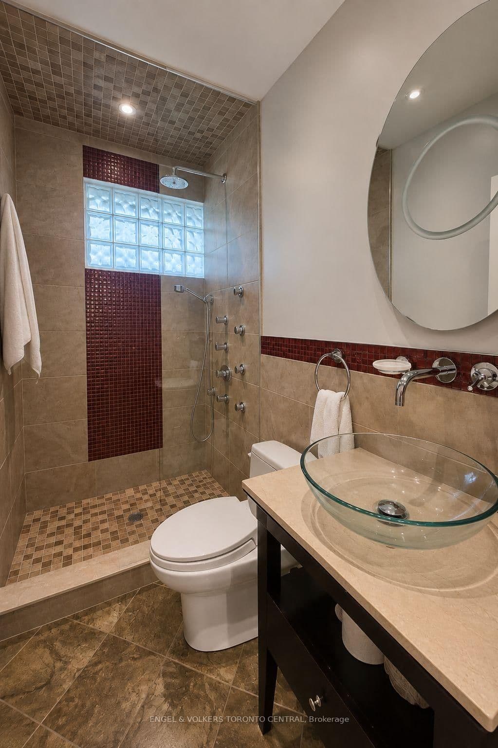 2424 Bayview Avenue thumbnail 20
