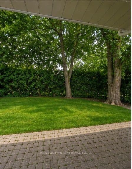 2424 Bayview Avenue thumbnail 23