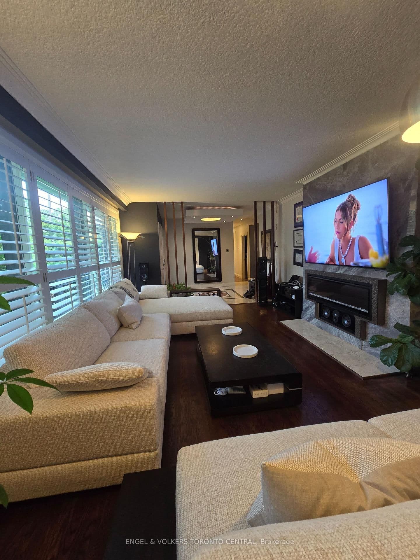 2424 Bayview Avenue thumbnail 9