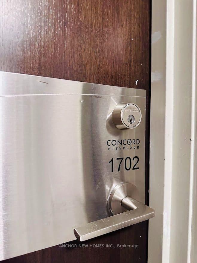 38 Dan Leckie Way, Unit 1702 thumbnail 3