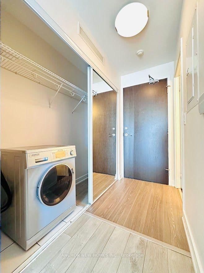 38 Dan Leckie Way, Unit 1702 thumbnail 5