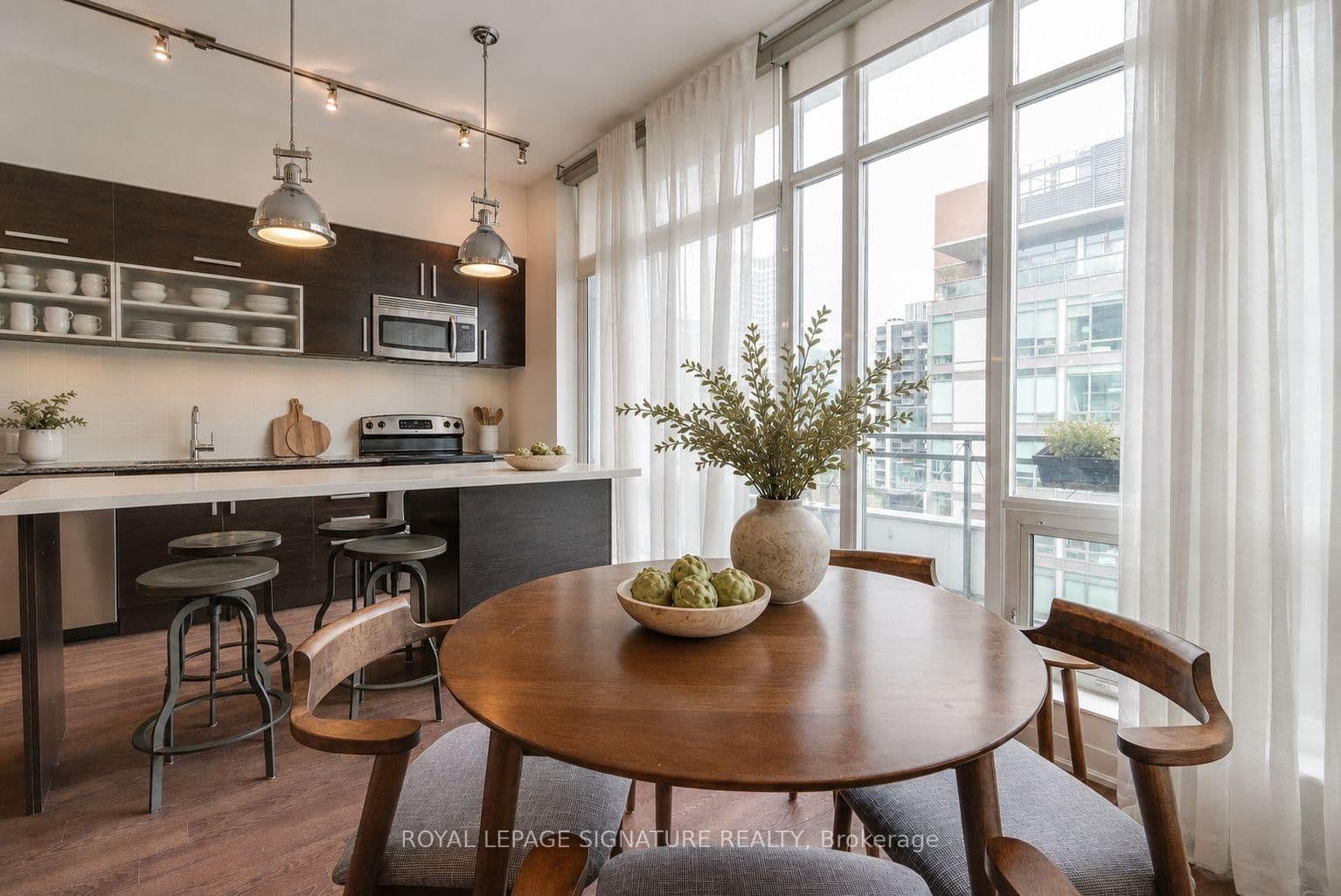 205 Frederick Street, Unit PH09 thumbnail 2
