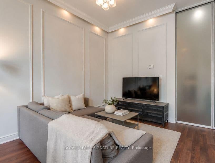 205 Frederick Street, Unit PH09 thumbnail 6