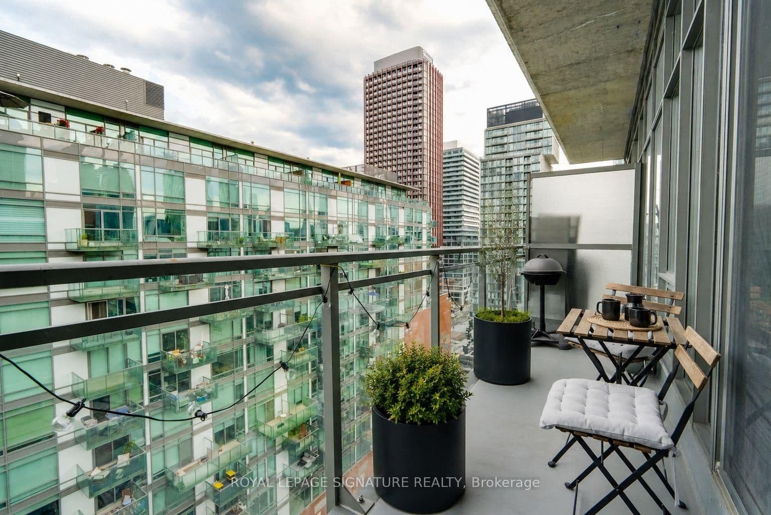 205 Frederick Street, Unit PH09 thumbnail 7