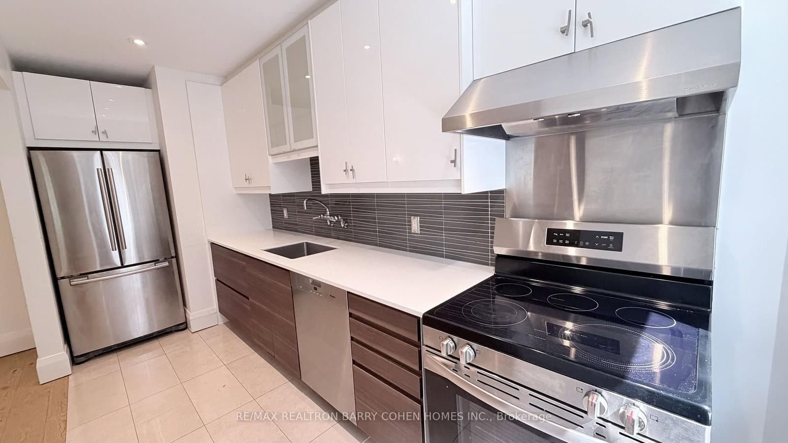 107 Chatsworth Drive, Unit 1 thumbnail 12
