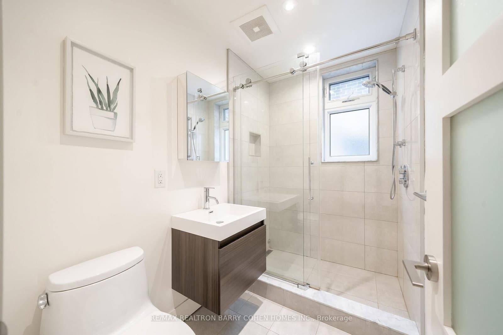 107 Chatsworth Drive, Unit 1 thumbnail 15