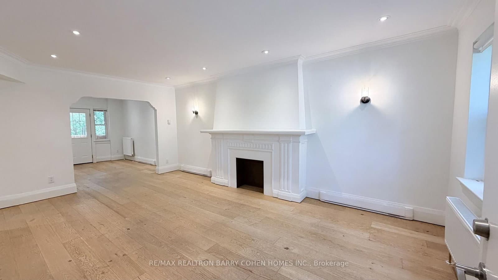 107 Chatsworth Drive, Unit 1 thumbnail 4