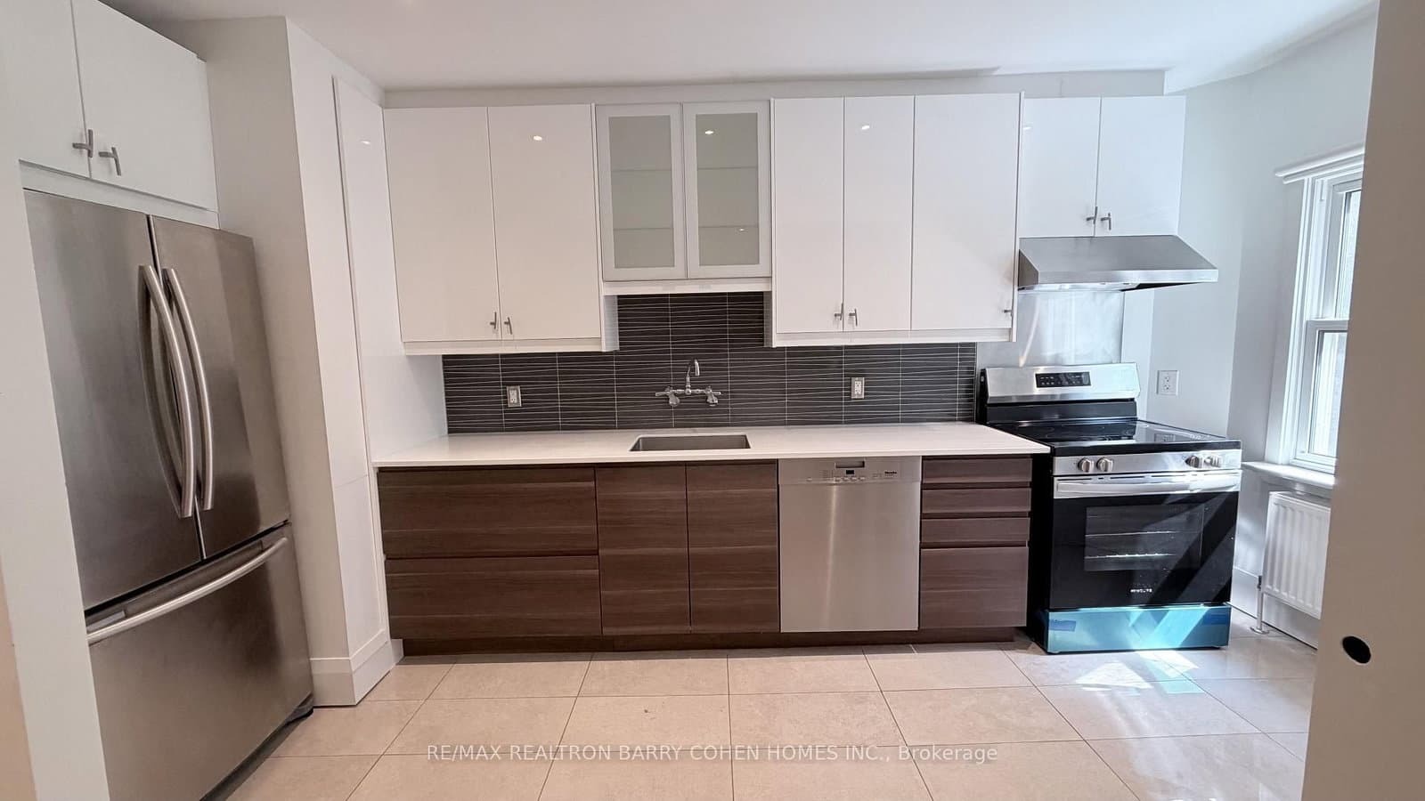 107 Chatsworth Drive, Unit 1 thumbnail 9