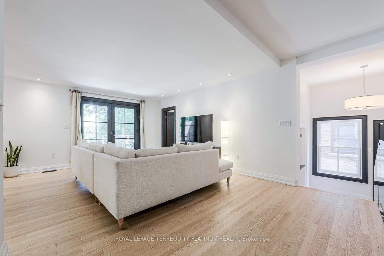 204 Ellerslie Avenue thumbnail 10