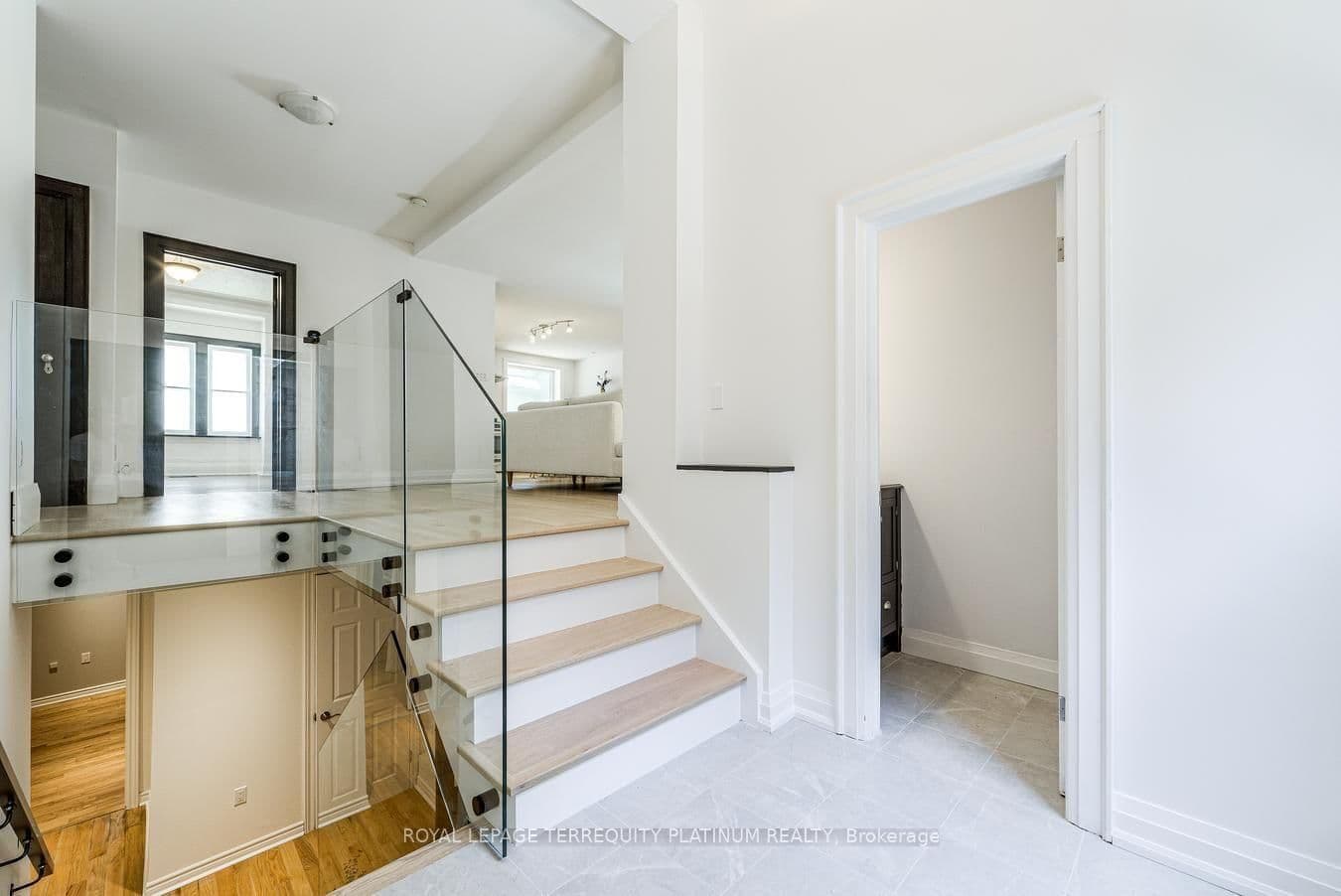 204 Ellerslie Avenue thumbnail 21