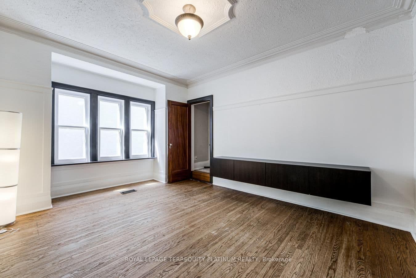 204 Ellerslie Avenue thumbnail 9