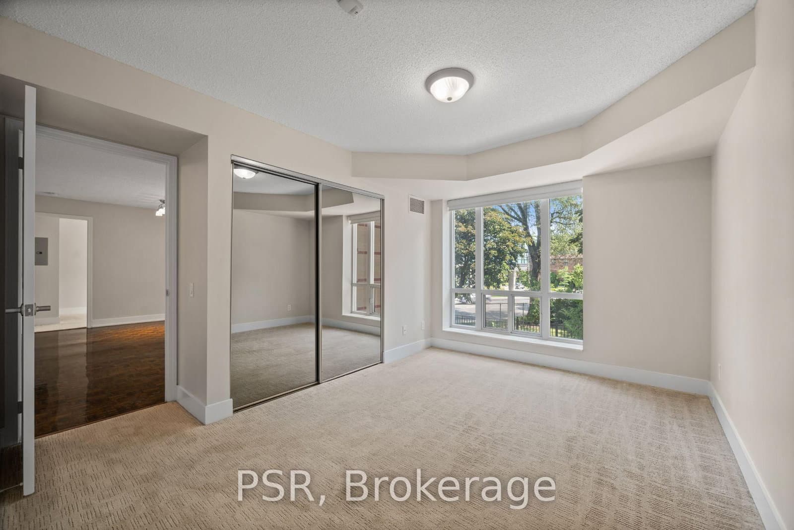 515 Rosewell Avenue, Unit 110 thumbnail 7