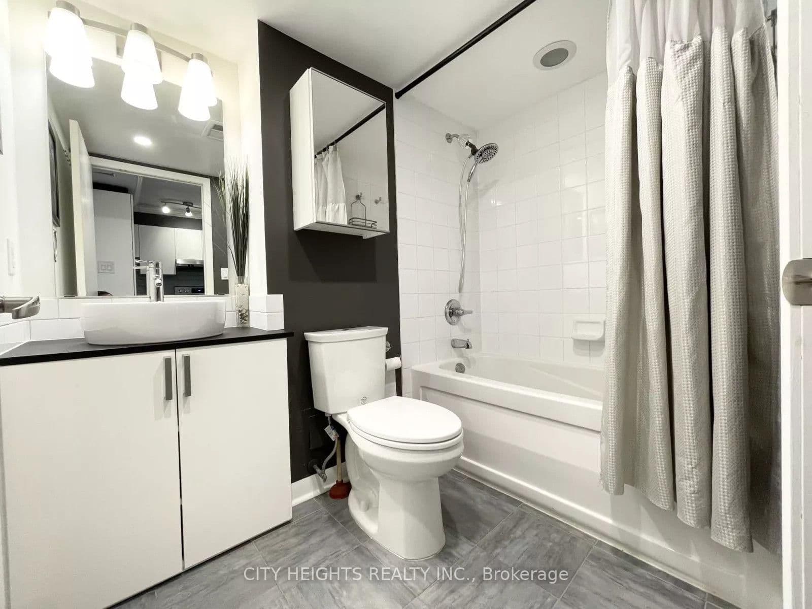 600 Fleet Street, Unit 811 thumbnail 10