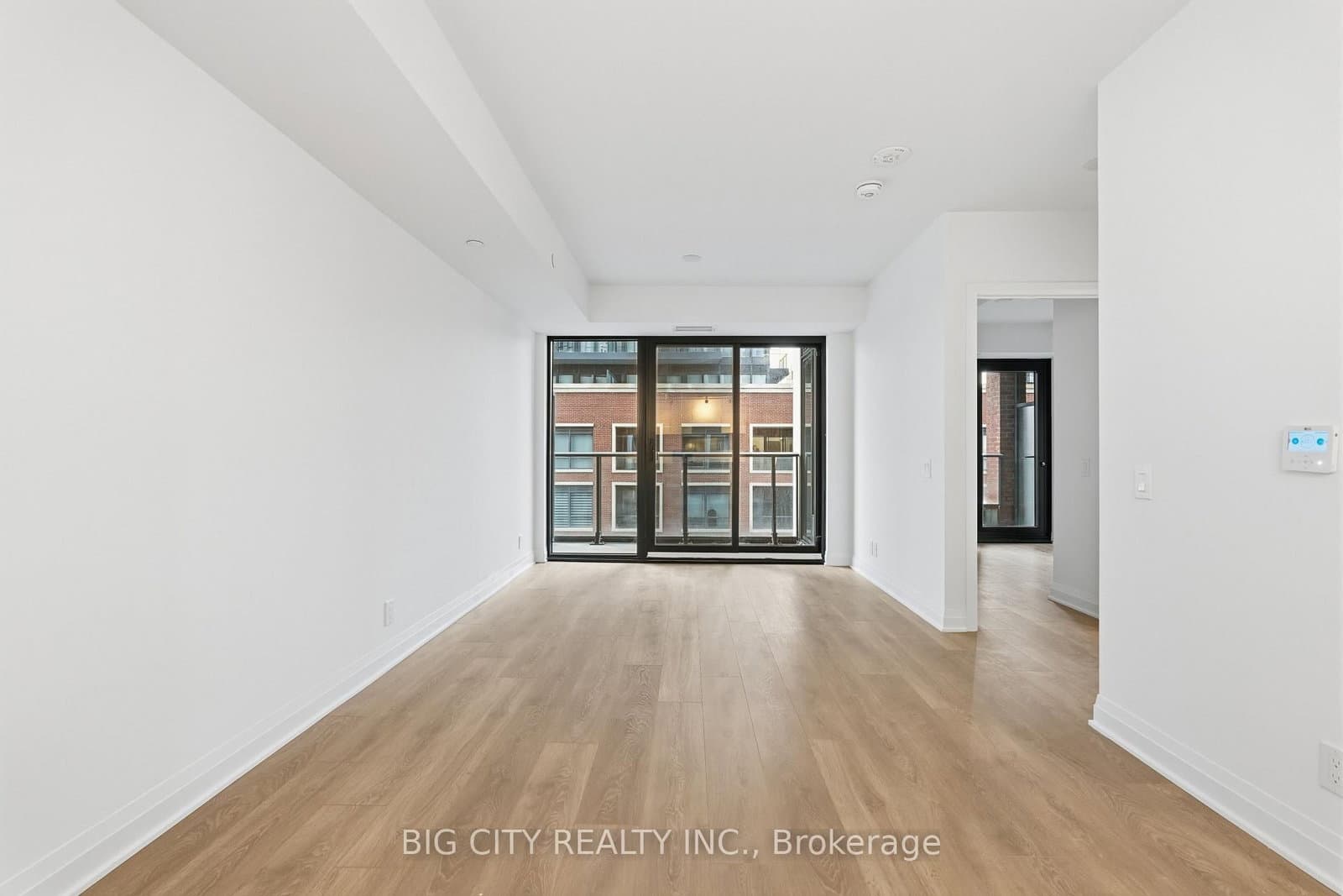 25 Frederick Todd Way, Unit 606 thumbnail 4