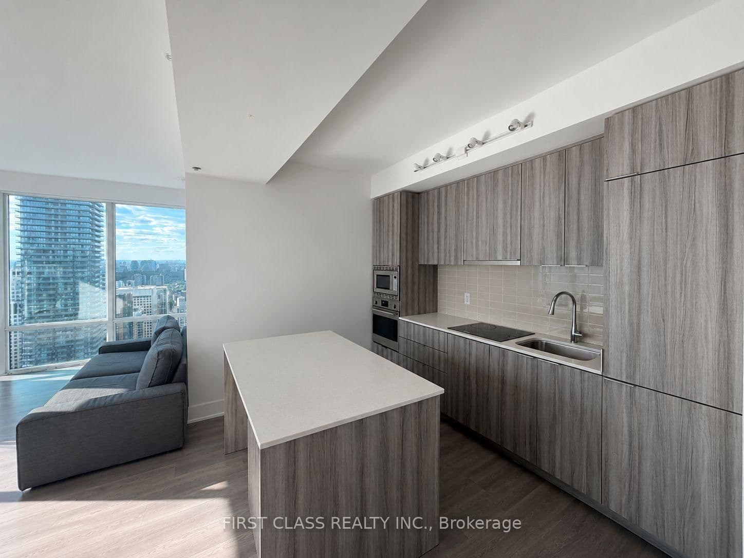 955 Bay Street, Unit PH06 thumbnail 5