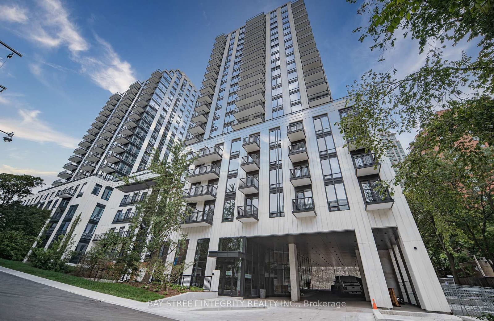 91 Montclair Avenue, Unit 702