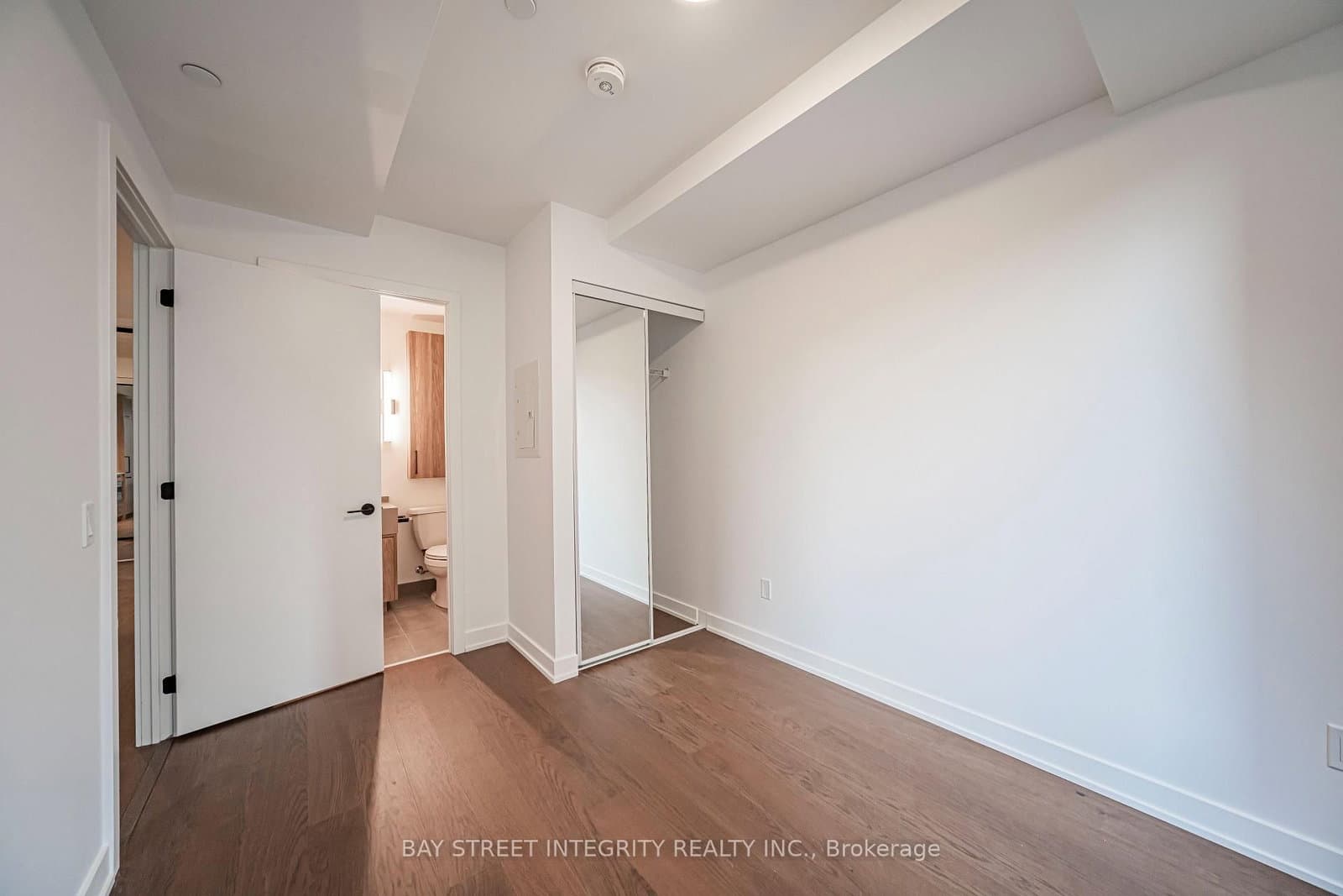 91 Montclair Avenue, Unit 702 thumbnail 13