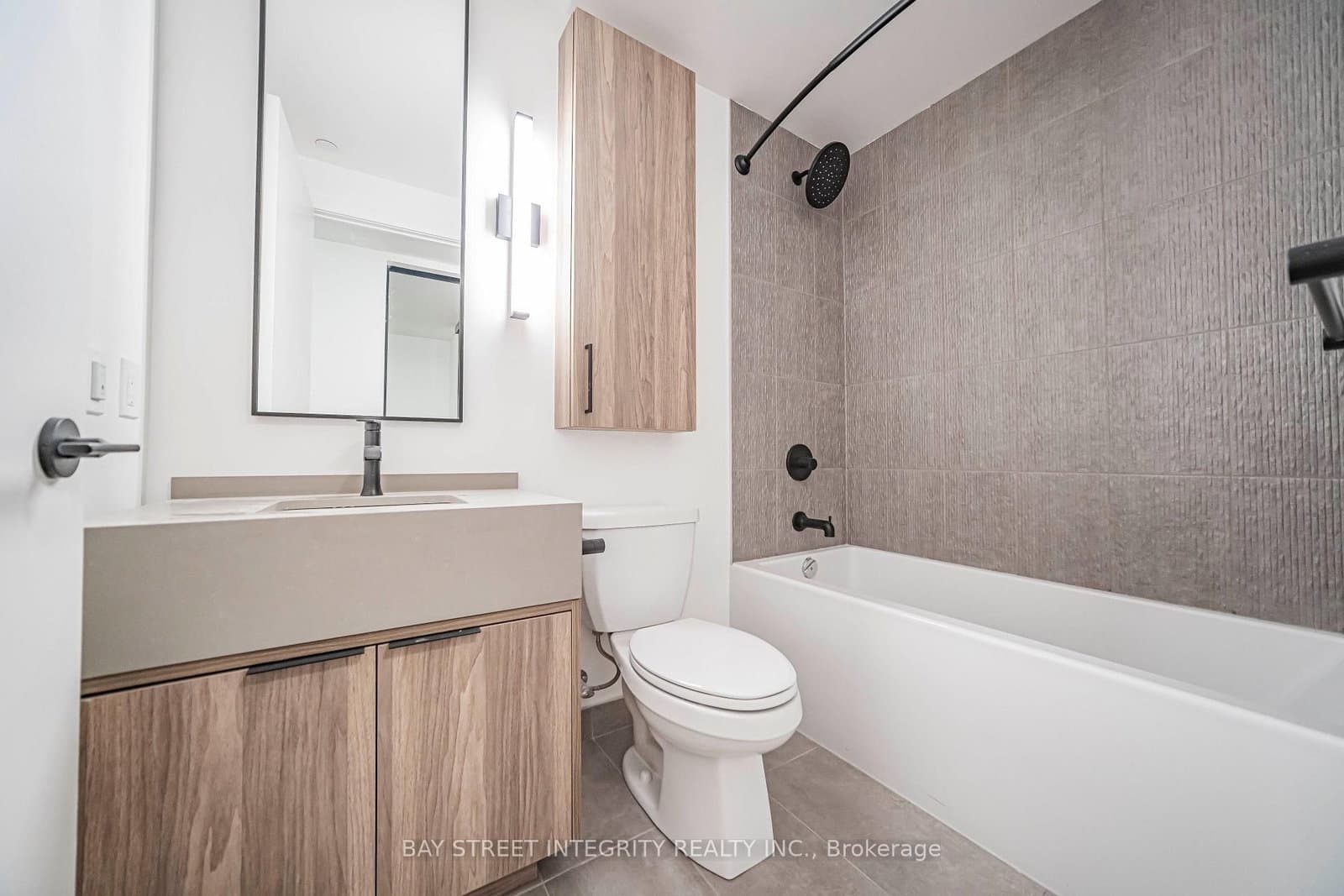 91 Montclair Avenue, Unit 702 thumbnail 15