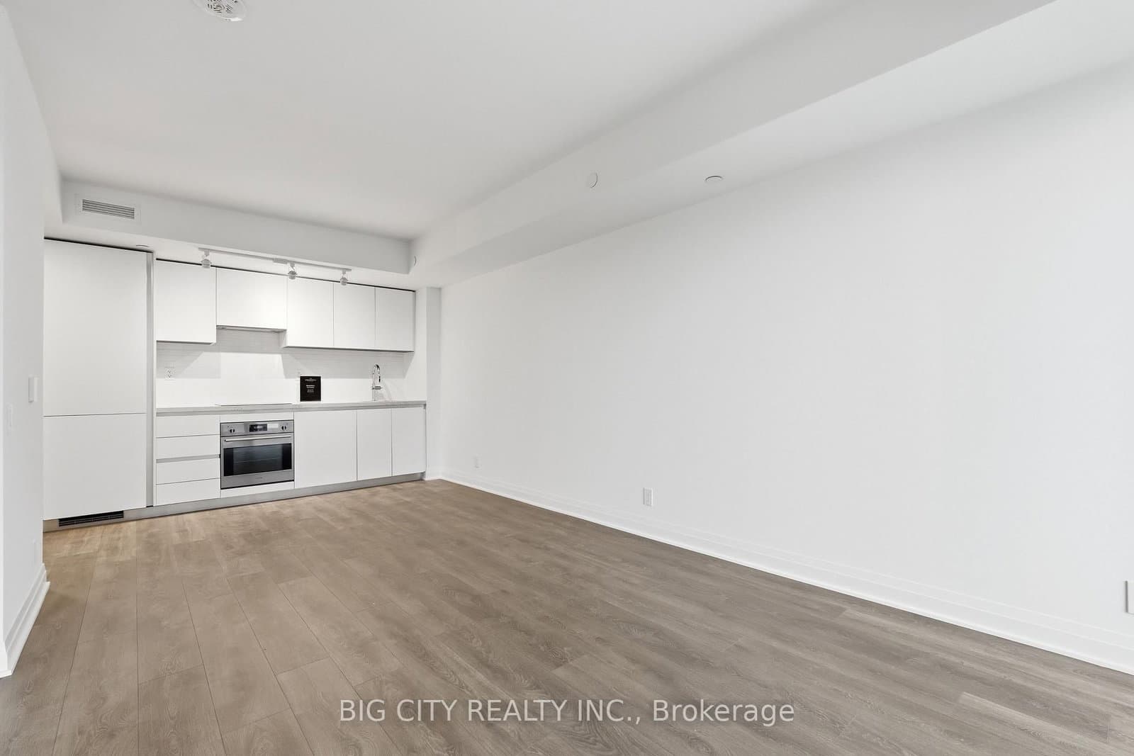 25 Frederick Todd Way, Unit 1606 thumbnail 10