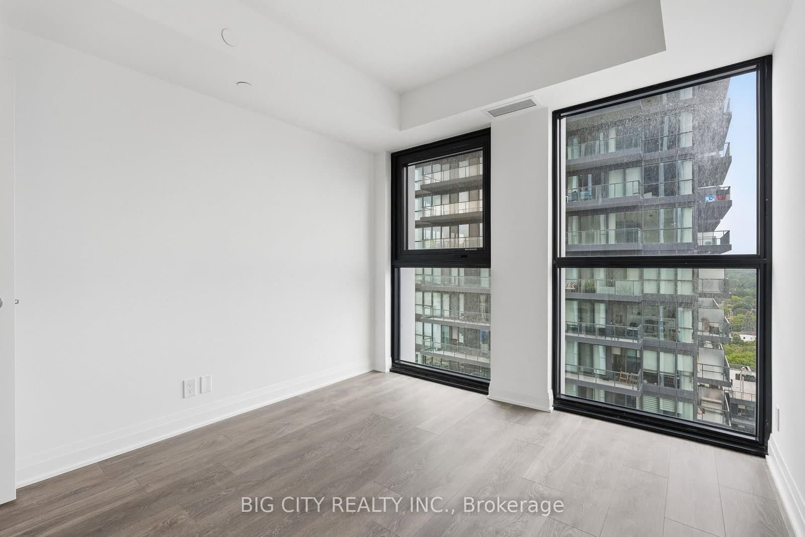25 Frederick Todd Way, Unit 1606 thumbnail 12