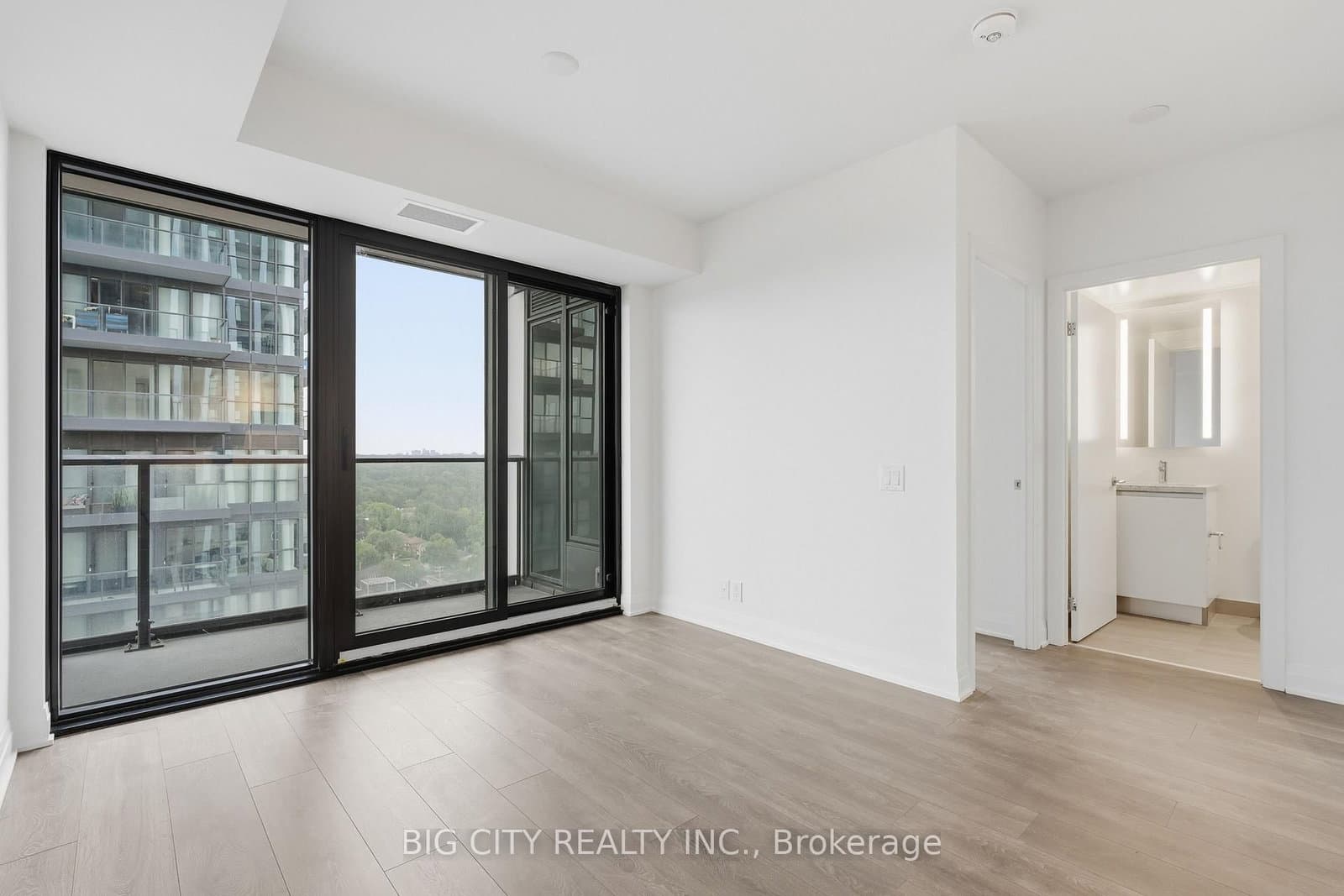 25 Frederick Todd Way, Unit 1606 thumbnail 8