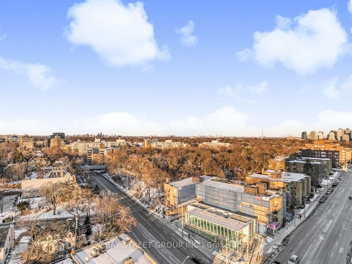 2020 Bathurst Street, Unit 1812 thumbnail 13