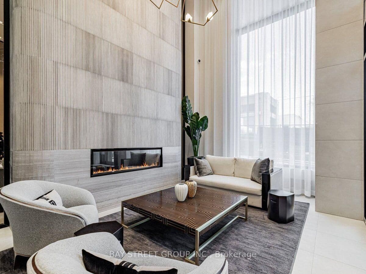 2020 Bathurst Street, Unit 1812 thumbnail 14