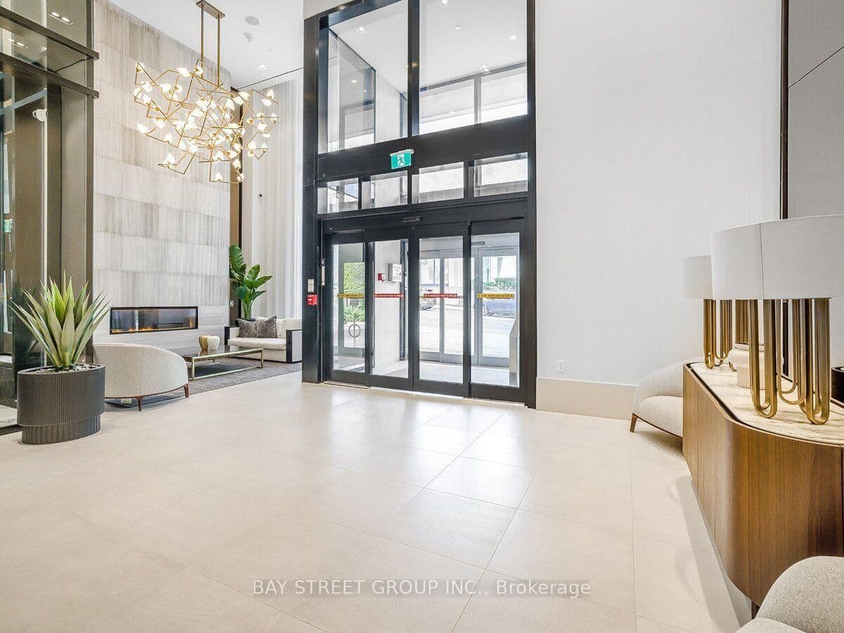 2020 Bathurst Street, Unit 1812 thumbnail 15