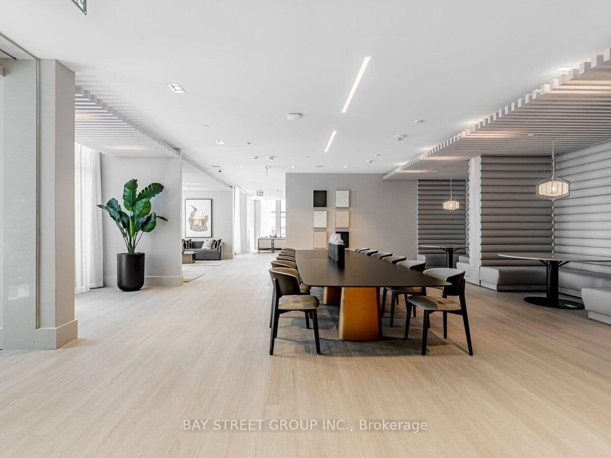 2020 Bathurst Street, Unit 1812 thumbnail 18