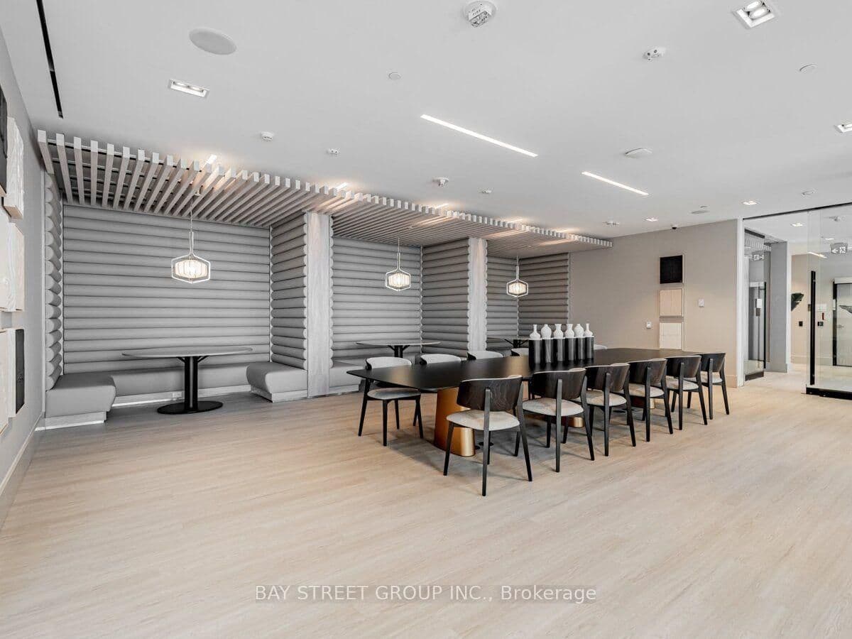 2020 Bathurst Street, Unit 1812 thumbnail 19