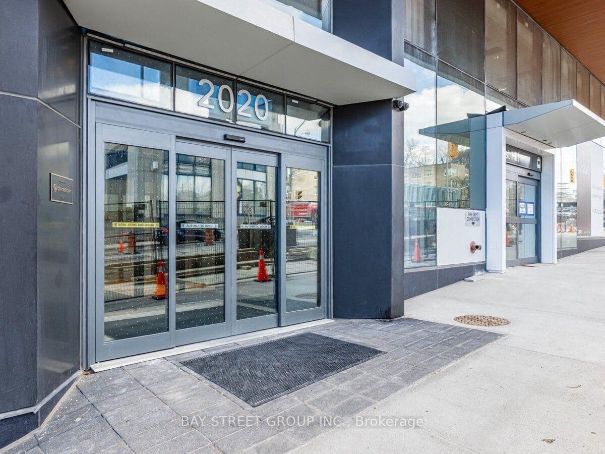 2020 Bathurst Street, Unit 1812 thumbnail 20