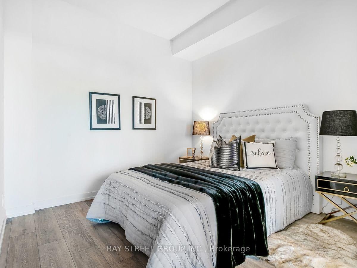 2020 Bathurst Street, Unit 1812 thumbnail 9