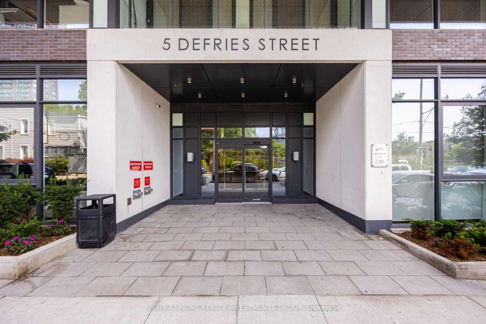 5 Defries Street, Unit 3408 thumbnail 3