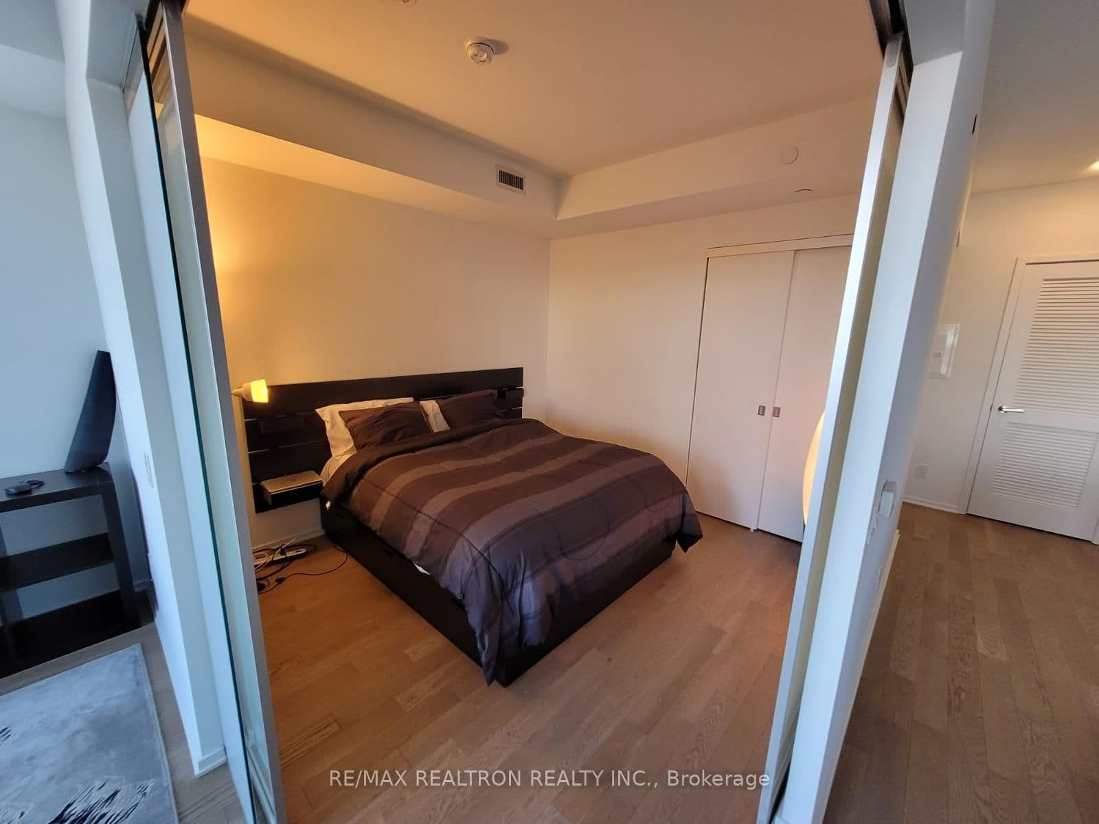 16 Bonnycastle Street, Unit 1506 thumbnail 2