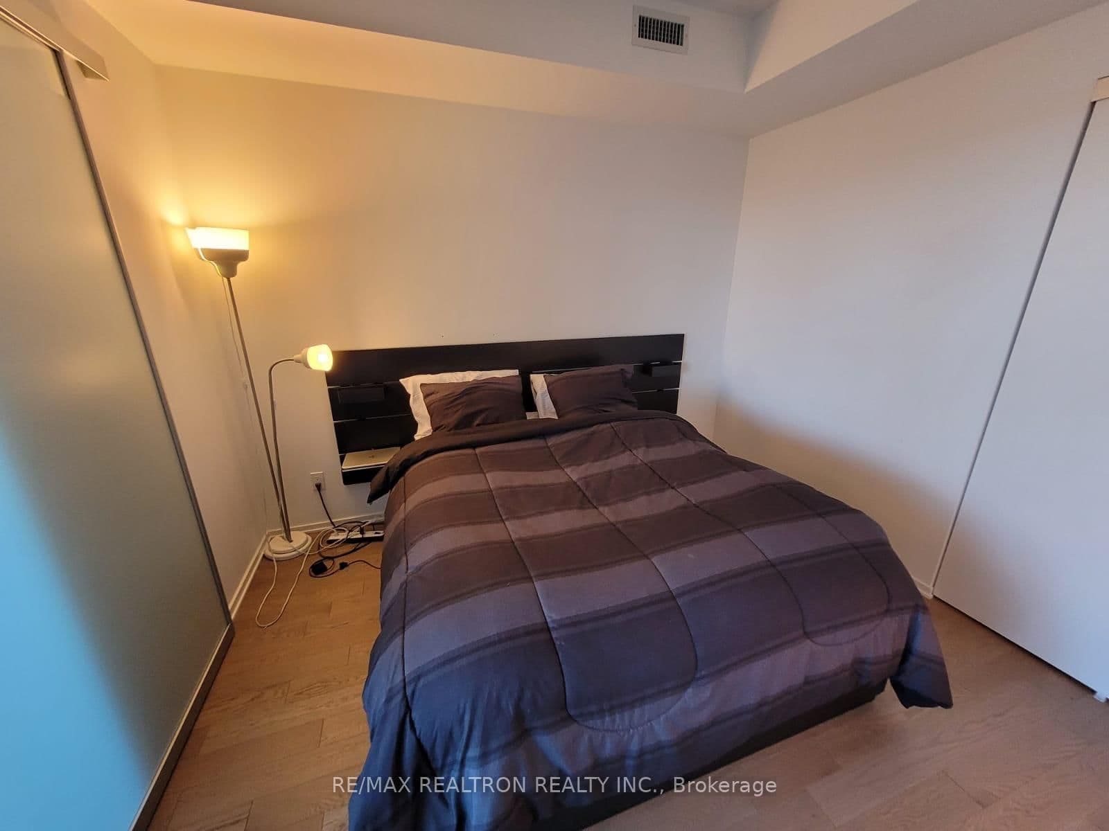 16 Bonnycastle Street, Unit 1506 thumbnail 3